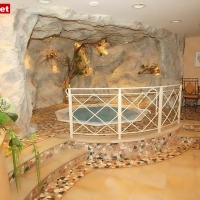 6H0W6833