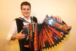 Marc Pircher Marc_Pircher_mit_Instrument.jpg